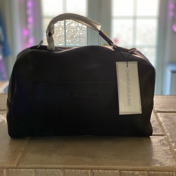 Gorgeous Black Leather CK Bag - Picture 7 of 16